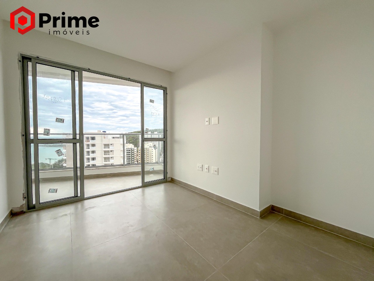 Apartamento à venda com 2 quartos, 69m² - Foto 8