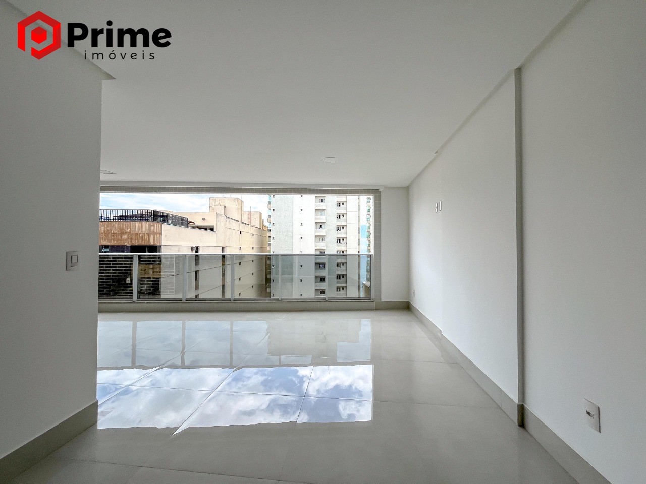 Apartamento à venda com 3 quartos, 113m² - Foto 3