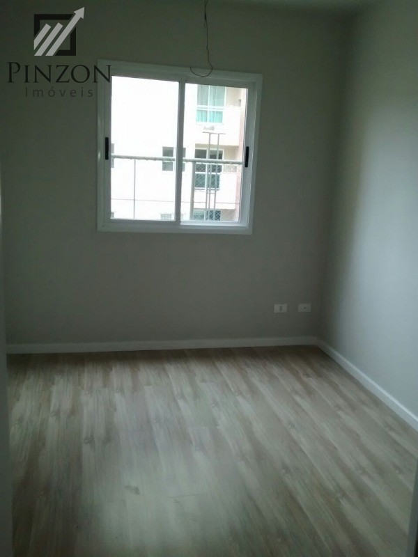 Apartamento à venda com 2 quartos, 64m² - Foto 4