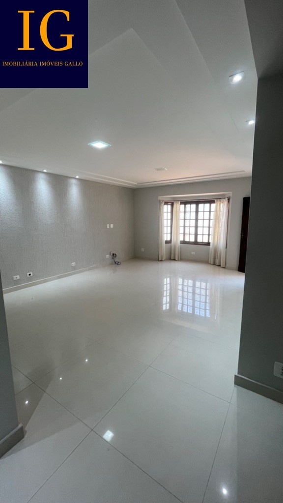 Casa à venda com 3 quartos, 245m² - Foto 3