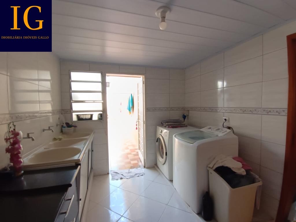 Casa à venda com 3 quartos, 240m² - Foto 18