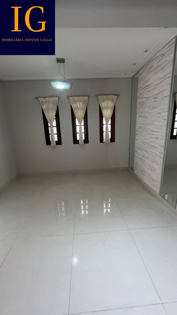 Casa à venda com 3 quartos, 245m² - Foto 5