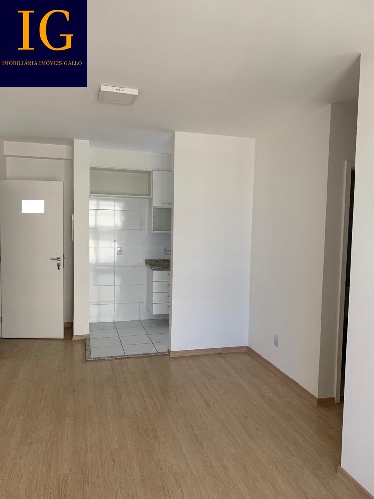 Apartamento à venda com 2 quartos, 65m² - Foto 2