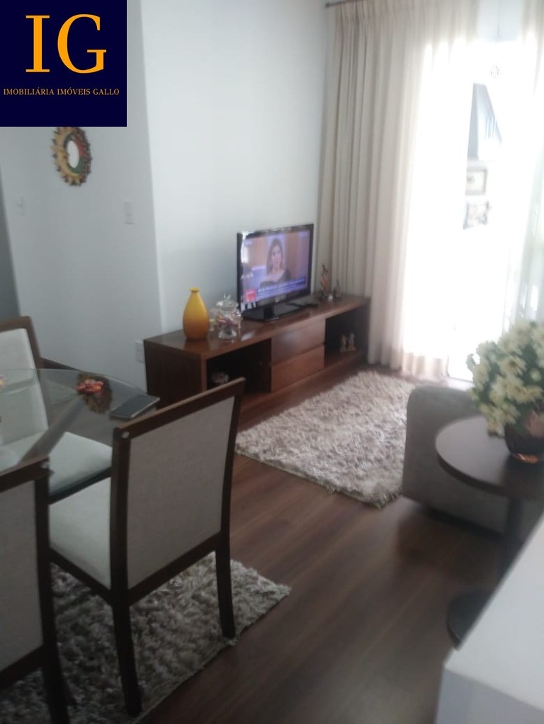 Apartamento à venda com 2 quartos, 70m² - Foto 4