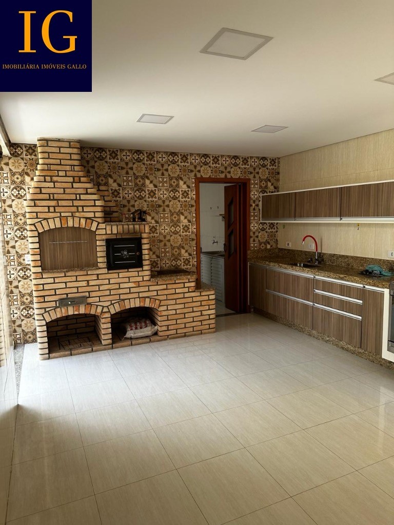 Casa à venda com 3 quartos, 193m² - Foto 1