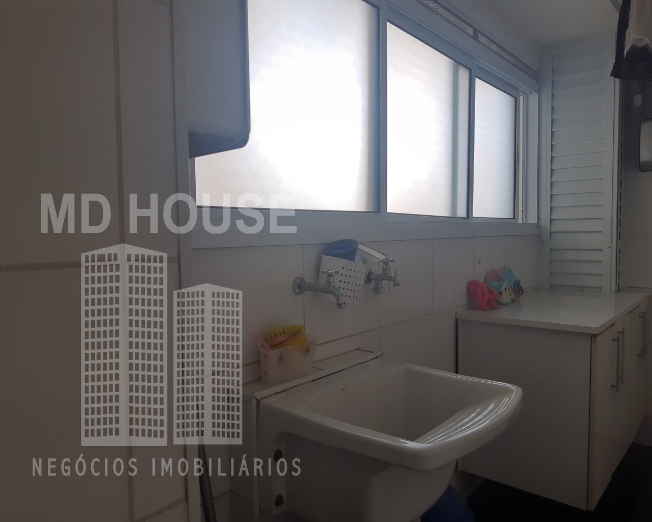 Apartamento para alugar com 2 quartos, 140m² - Foto 37