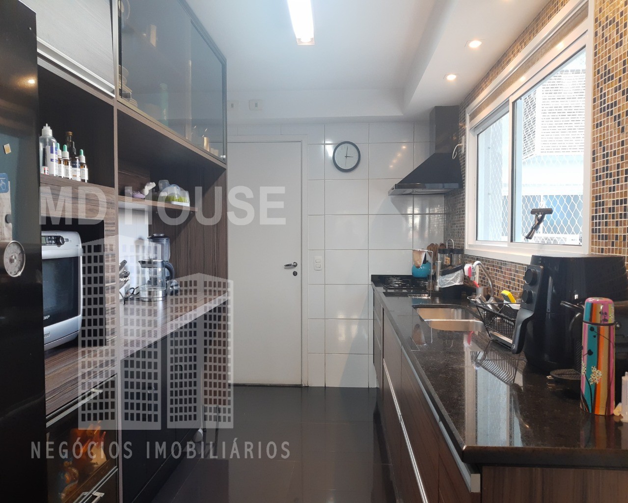 Apartamento para alugar com 2 quartos, 140m² - Foto 32