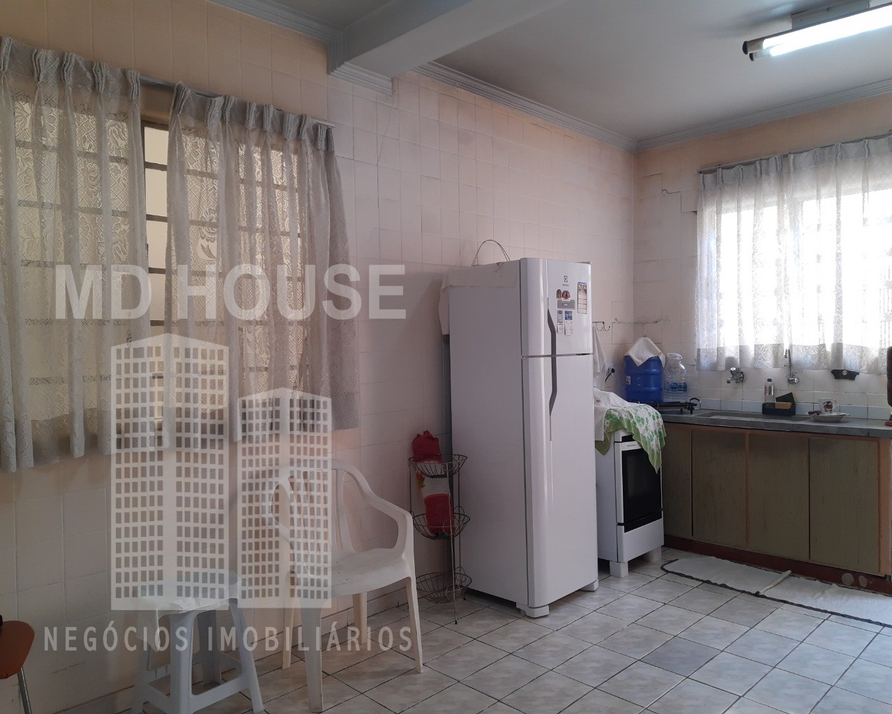 Casa à venda e aluguel com 3 quartos, 150m² - Foto 6