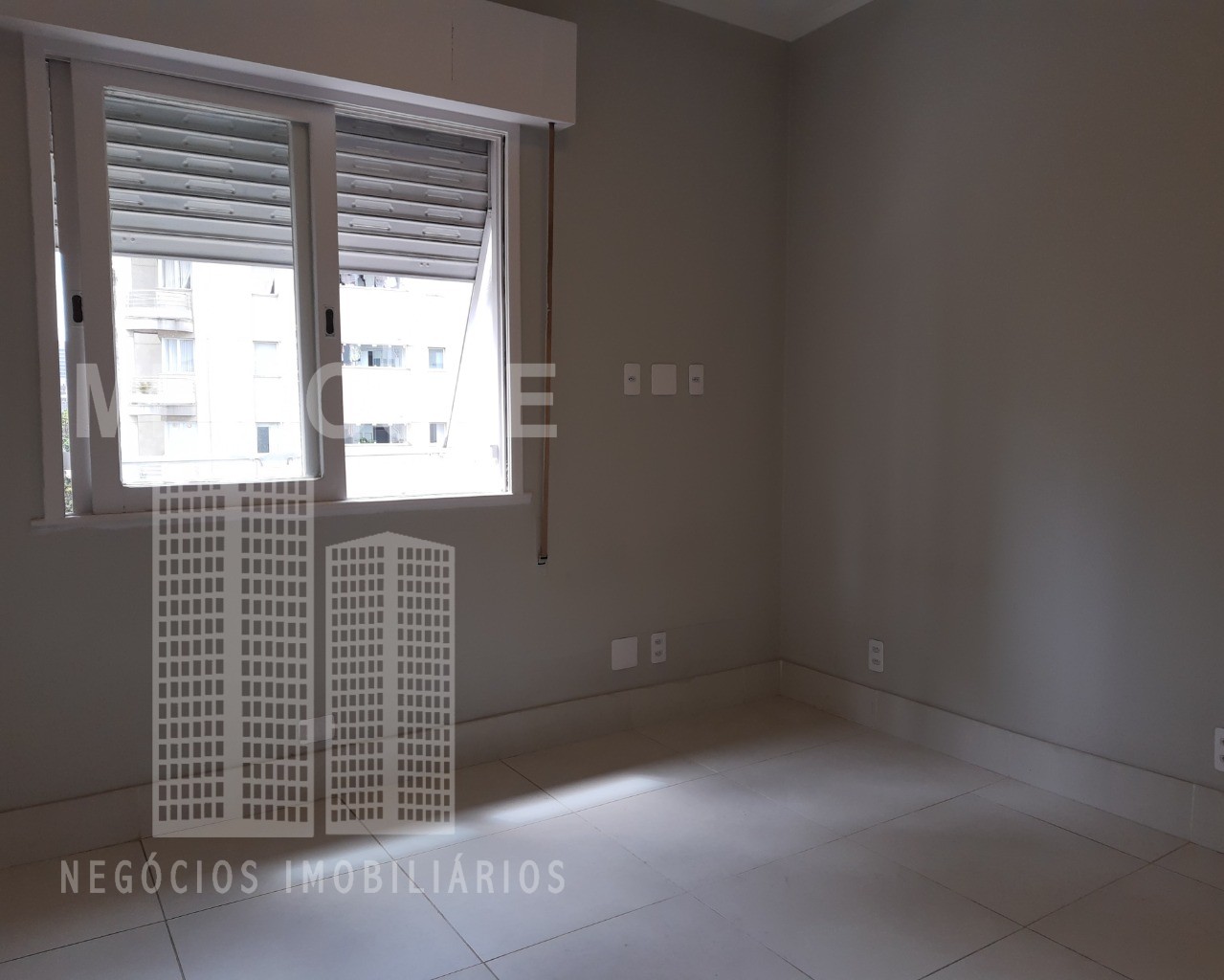 Apartamento para alugar com 3 quartos, 130m² - Foto 15