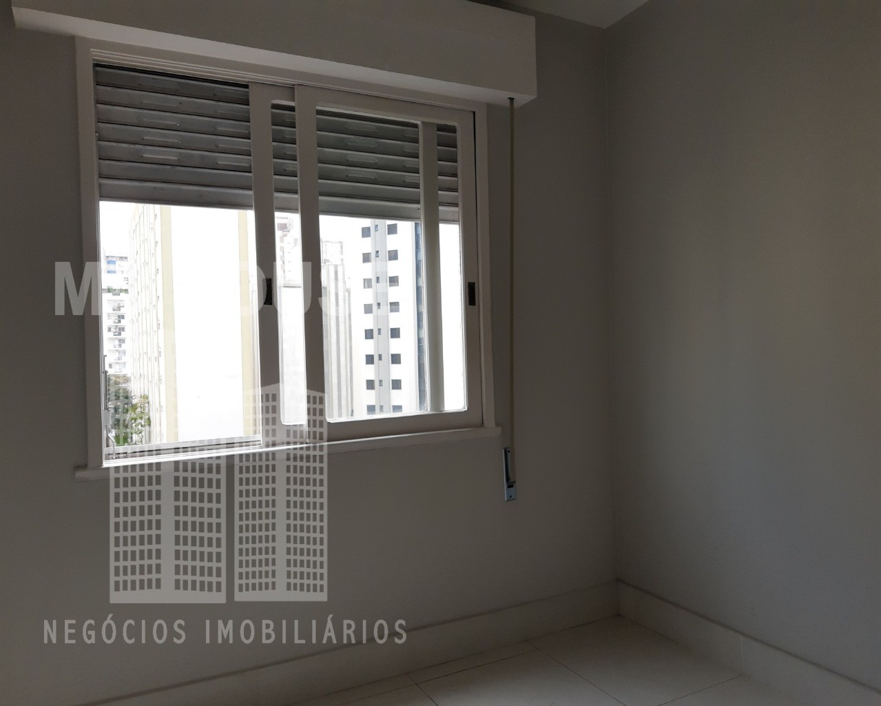 Apartamento para alugar com 3 quartos, 130m² - Foto 12