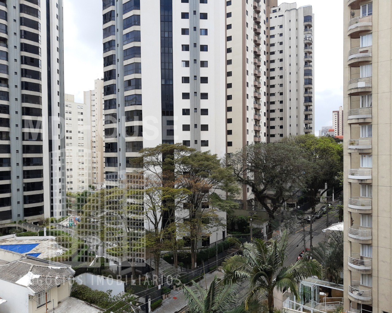 Apartamento para alugar com 3 quartos, 130m² - Foto 9