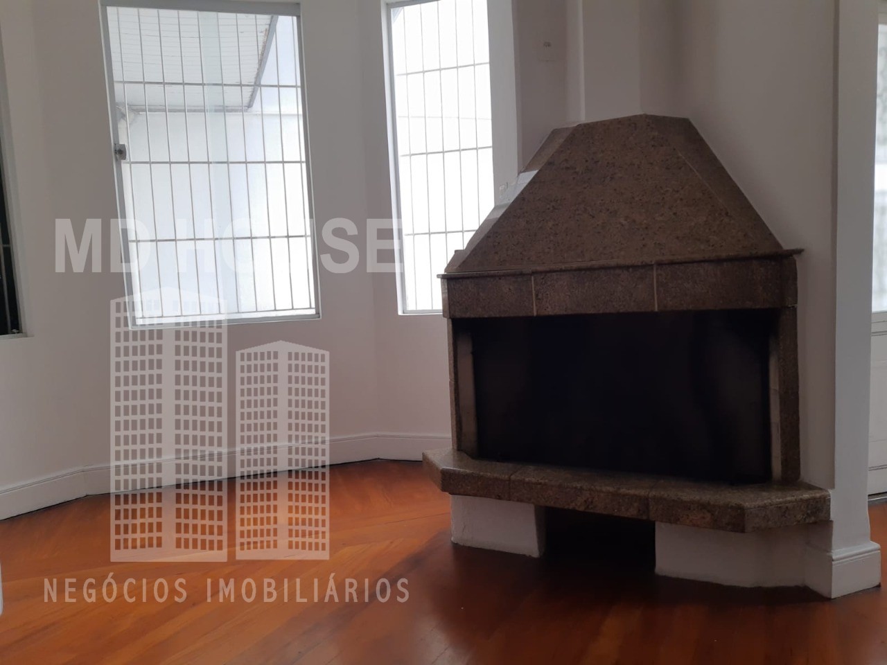 Prédio Inteiro à venda e aluguel, 550m² - Foto 1