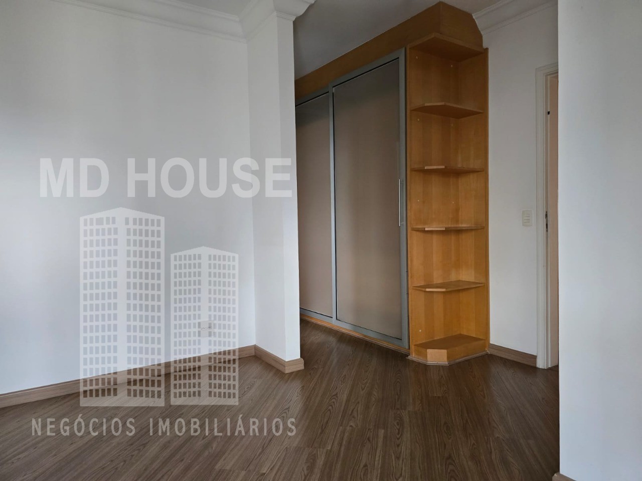 Apartamento para alugar com 3 quartos, 180m² - Foto 15