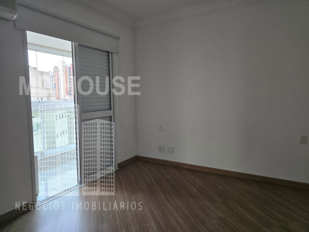 Apartamento para alugar com 3 quartos, 180m² - Foto 16