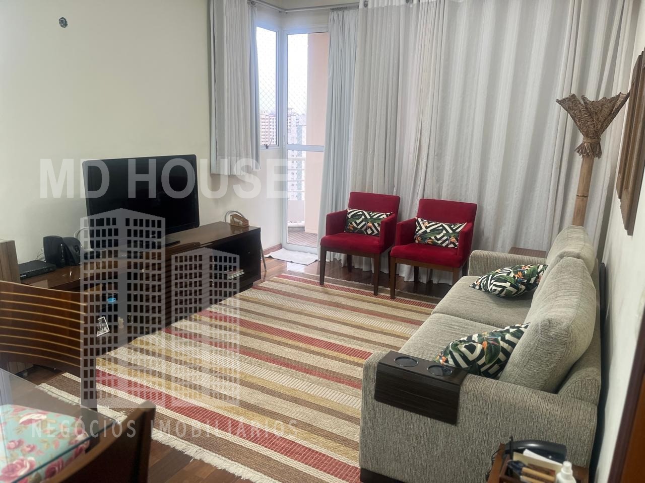 Apartamento para alugar com 3 quartos, 101m² - Foto 4