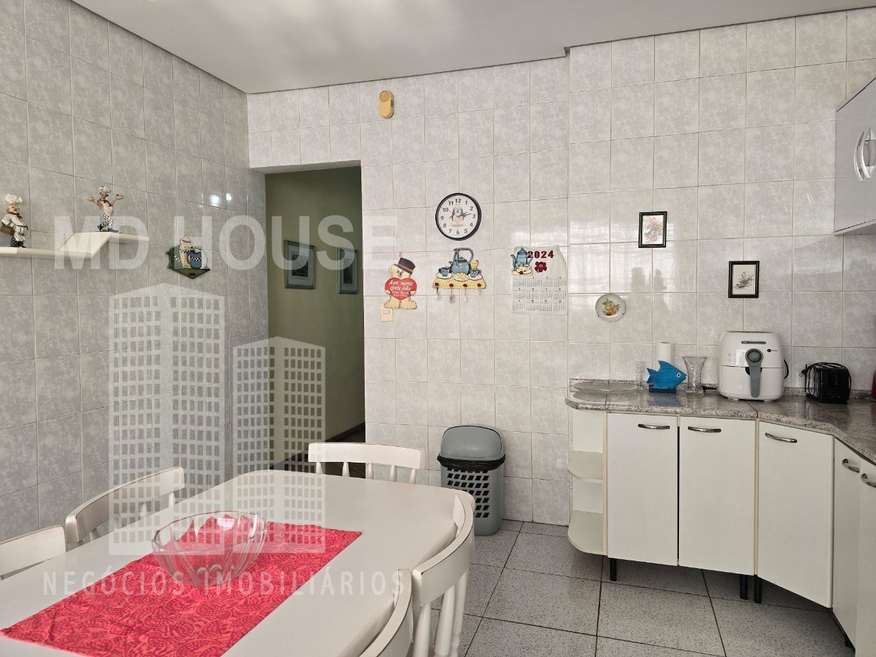 Casa à venda e aluguel com 3 quartos, 100m² - Foto 10