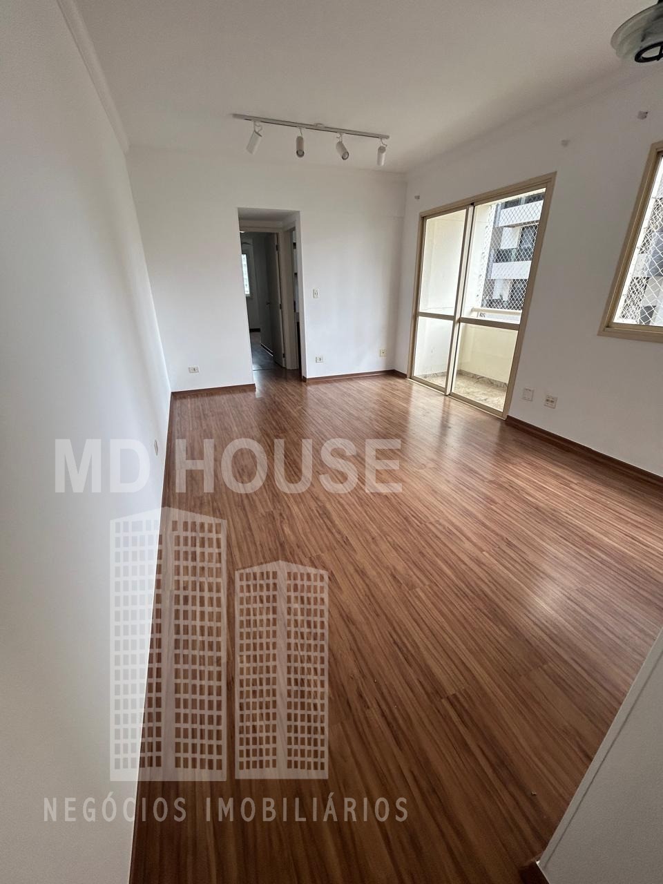 Apartamento para alugar com 2 quartos, 67m² - Foto 2