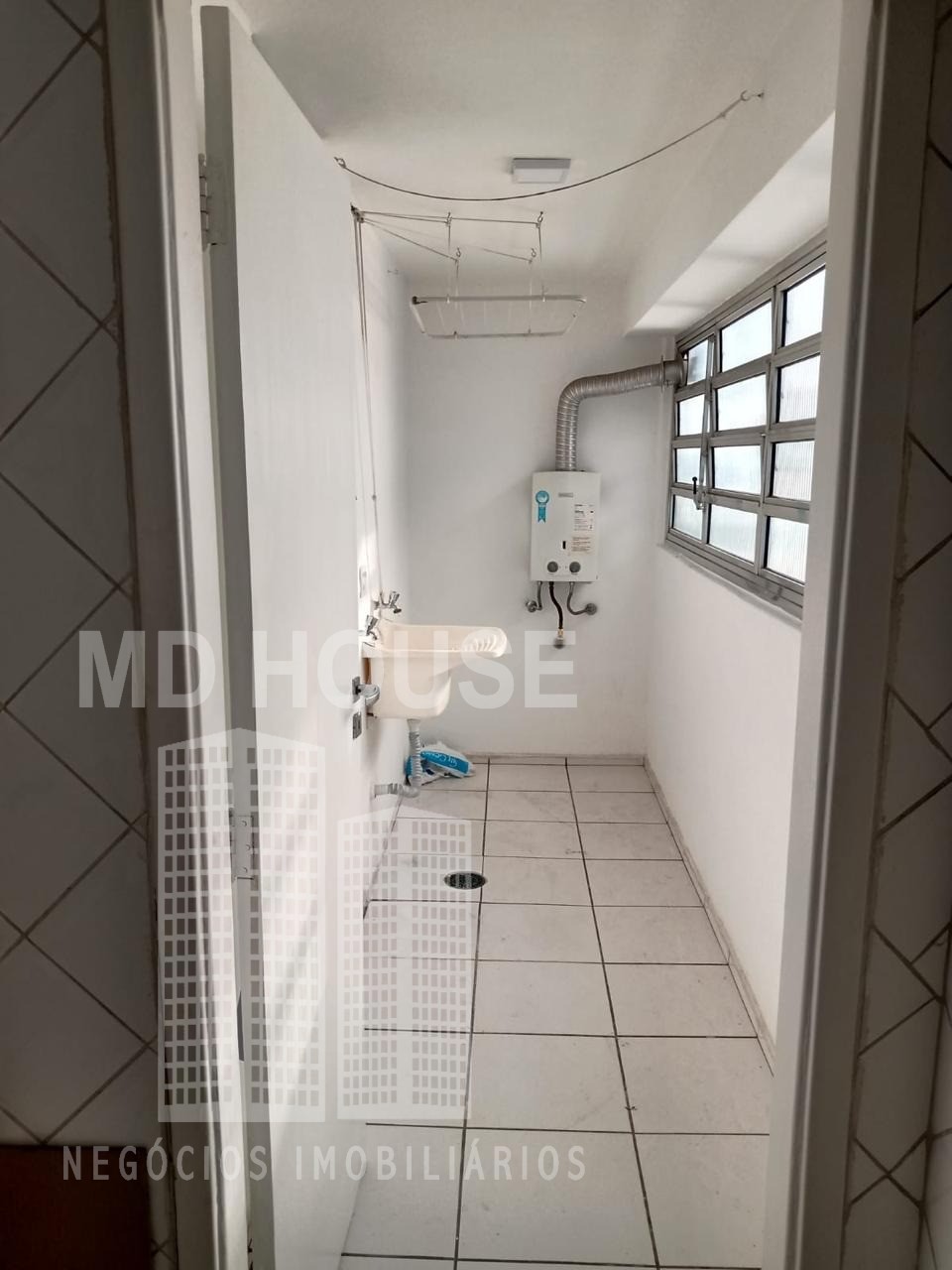 Apartamento para alugar com 2 quartos, 75m² - Foto 25