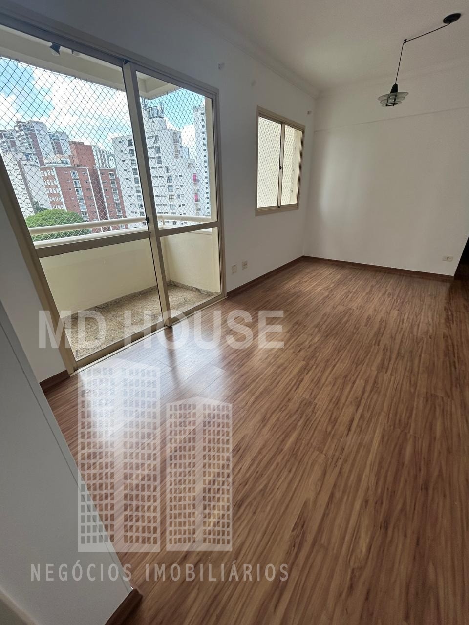 Apartamento para alugar com 2 quartos, 67m² - Foto 13