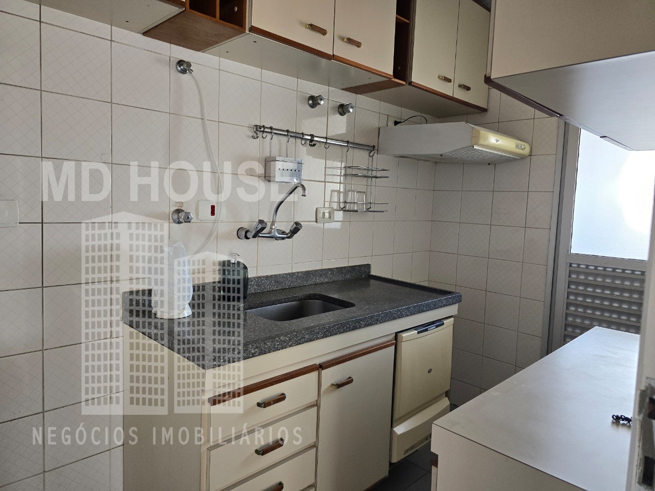 Apartamento para alugar com 2 quartos, 60m² - Foto 12