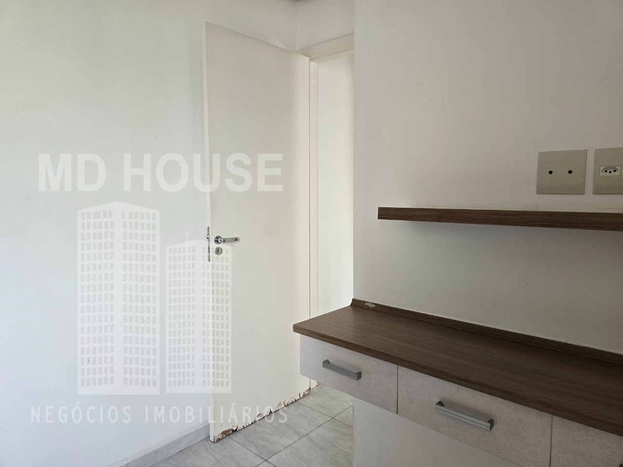 Apartamento para alugar com 2 quartos, 65m² - Foto 11