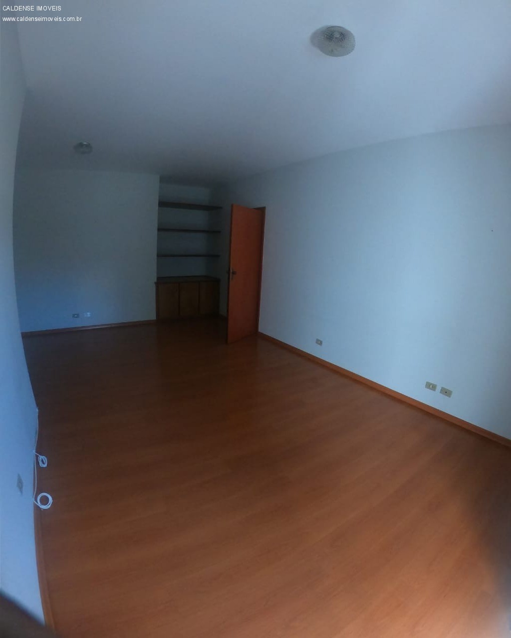 Apartamento à venda com 3 quartos, 134m² - Foto 2