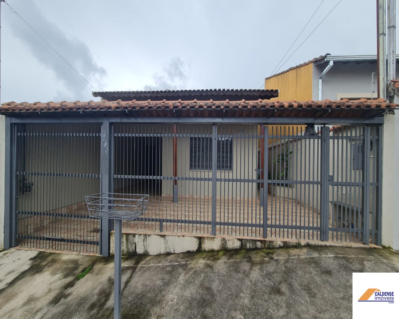 Casa à venda com 3 quartos, 150m² - Foto 1