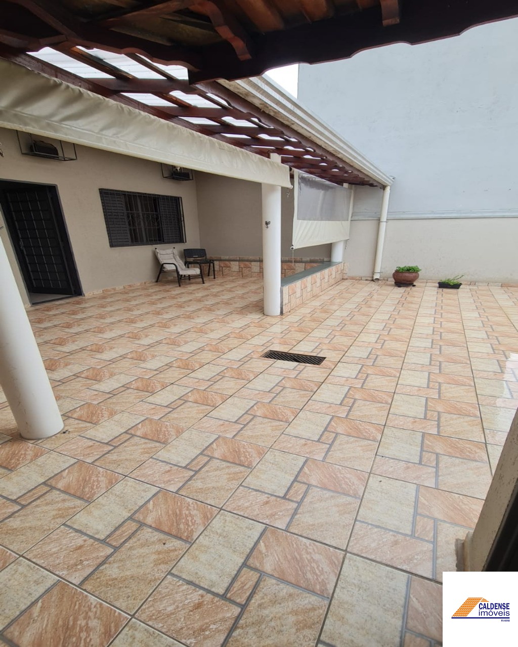 Casa à venda com 3 quartos, 150m² - Foto 3