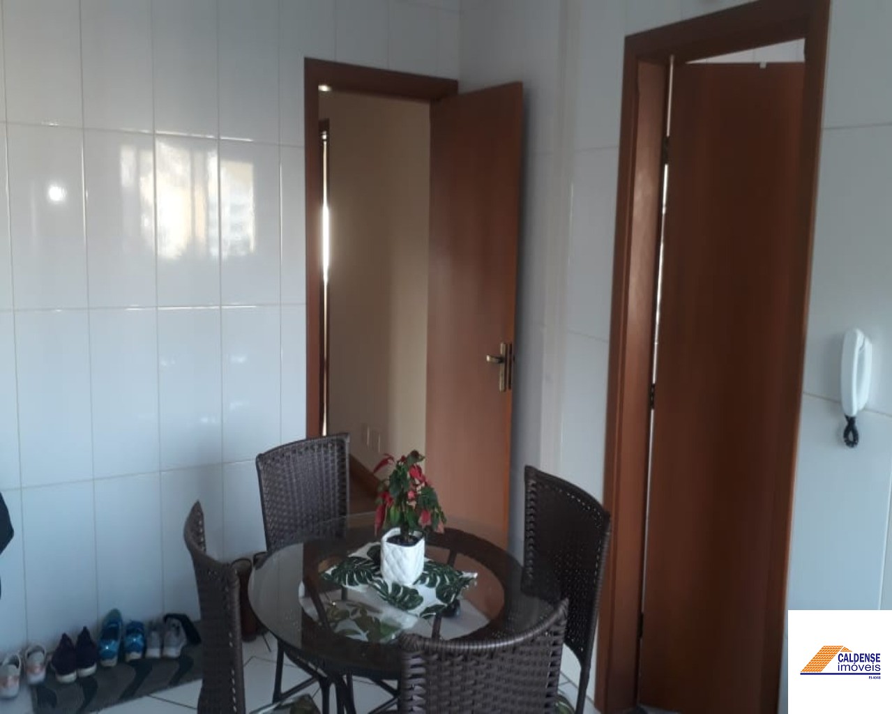 Apartamento à venda com 3 quartos, 105m² - Foto 1