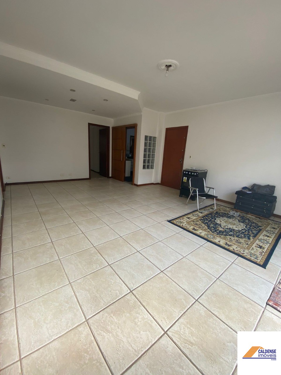 Apartamento à venda com 3 quartos, 135m² - Foto 2