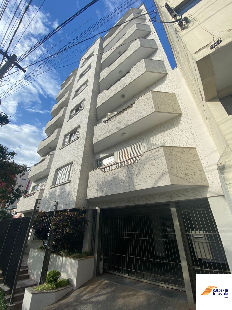 Apartamento à venda com 3 quartos, 135m² - Foto 1