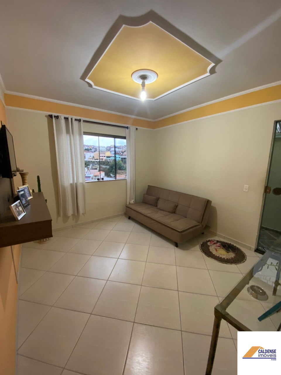 Apartamento à venda com 3 quartos, 145m² - Foto 2