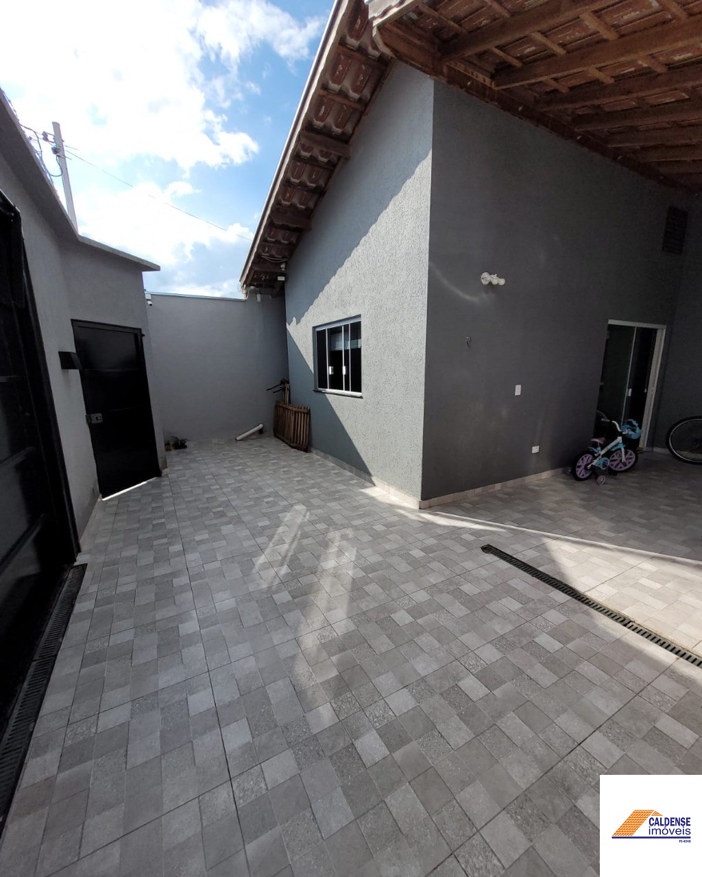 Casa à venda com 3 quartos, 70m² - Foto 11