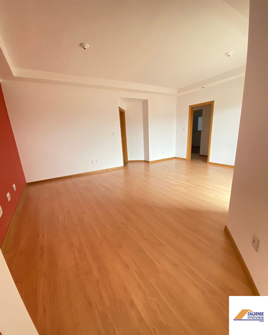 Apartamento à venda com 3 quartos, 125m² - Foto 2