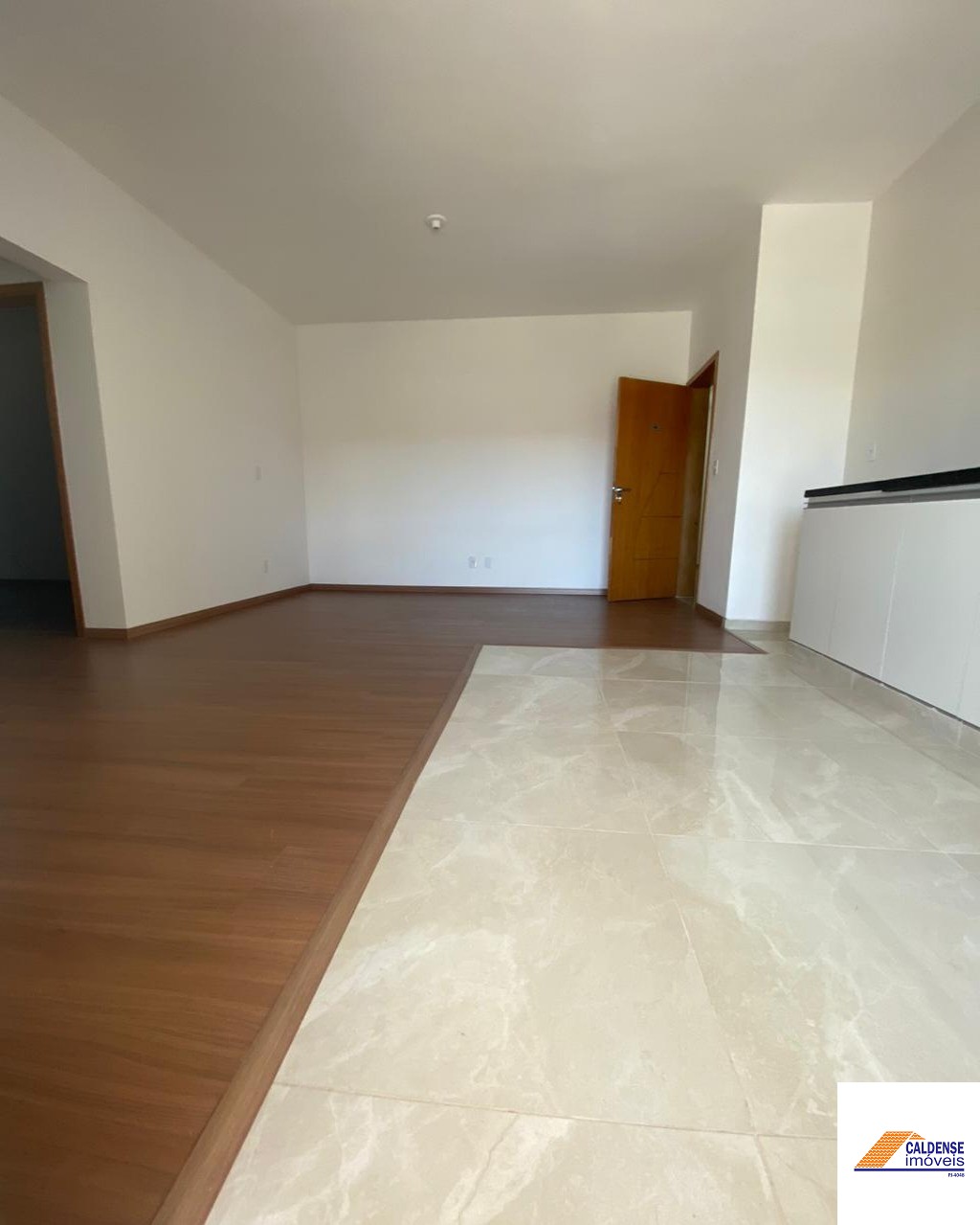 Apartamento à venda com 2 quartos, 75m² - Foto 4