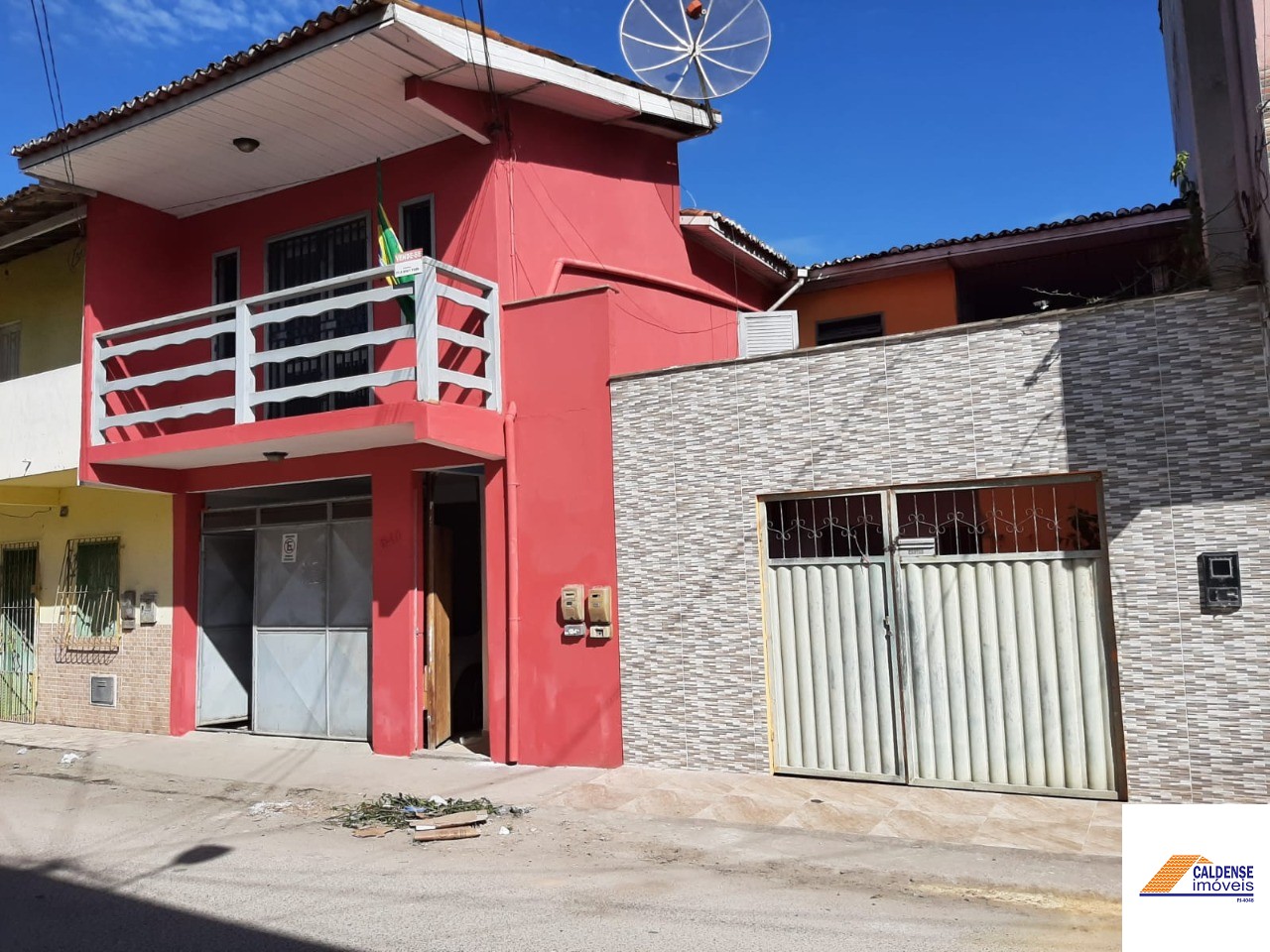 Casa à venda com 4 quartos, 170m² - Foto 1