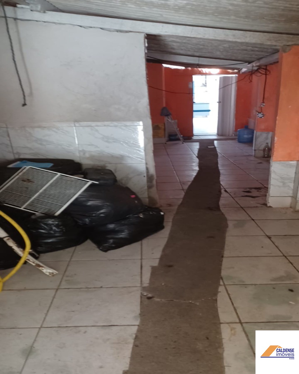 Prédio Inteiro à venda com 1 quarto, 100m² - Foto 6