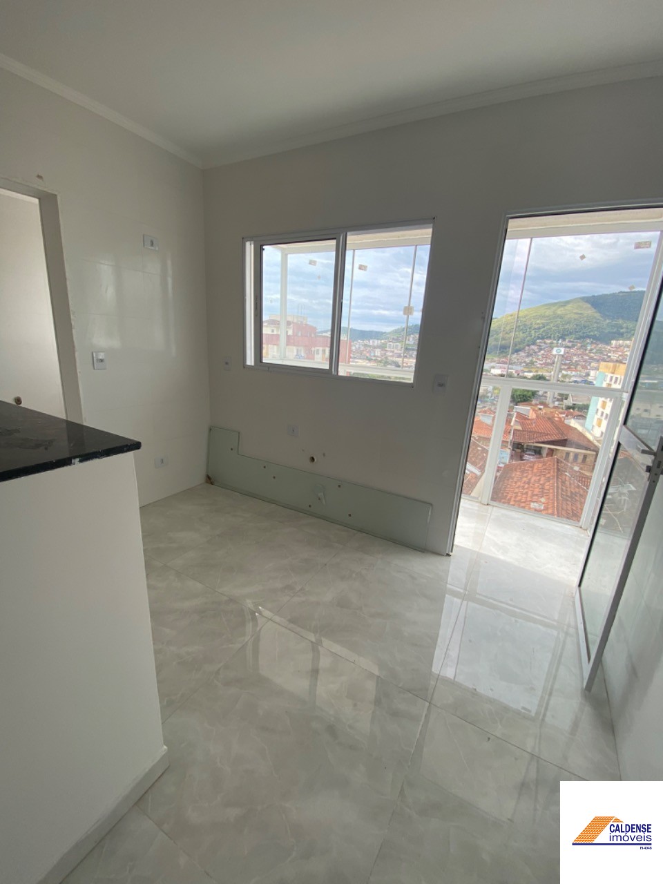 Apartamento à venda com 3 quartos, 75m² - Foto 3