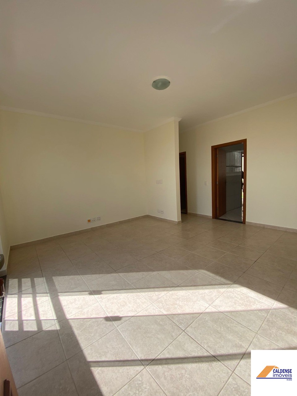 Apartamento à venda com 3 quartos, 120m² - Foto 2