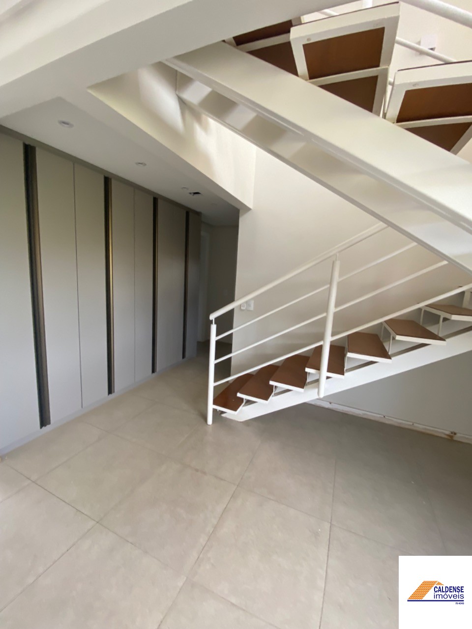 Apartamento à venda com 3 quartos, 133m² - Foto 4