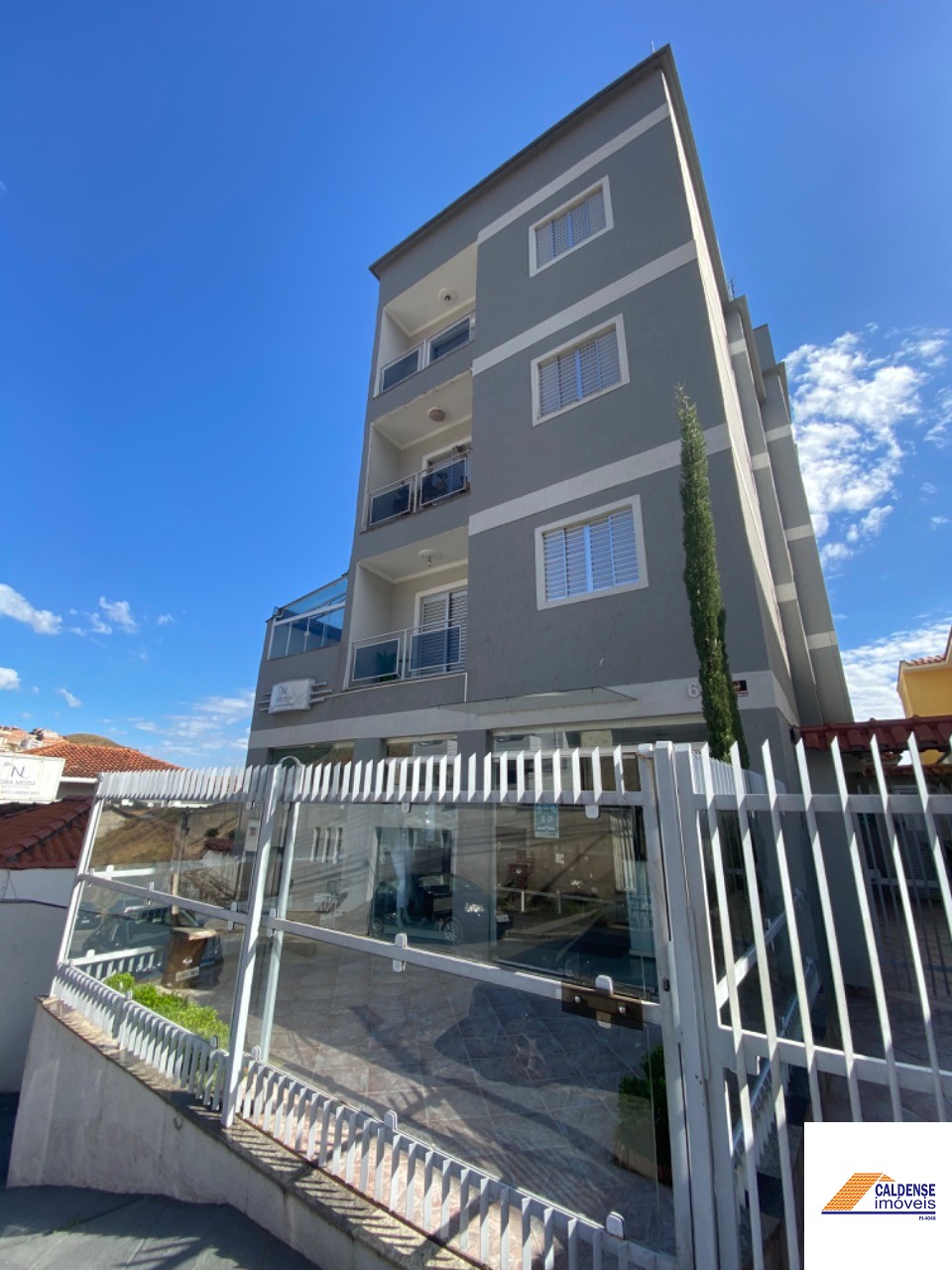 Apartamento à venda e aluguel com 3 quartos, 70m² - Foto 1