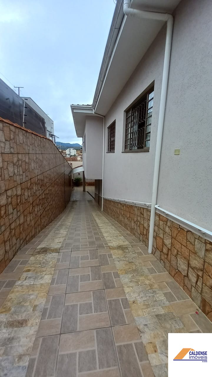 Casa à venda com 3 quartos, 169m² - Foto 7