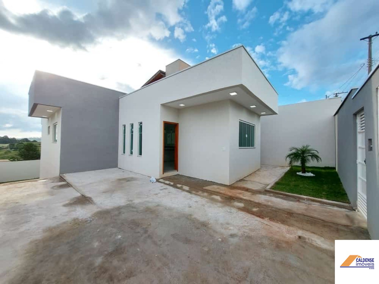 Casa à venda com 3 quartos, 126m² - Foto 2