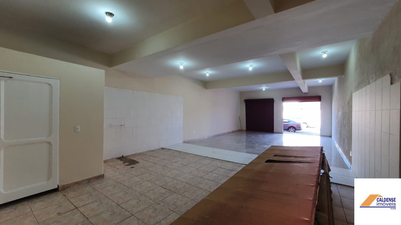 Casa à venda com 2 quartos, 358m² - Foto 4