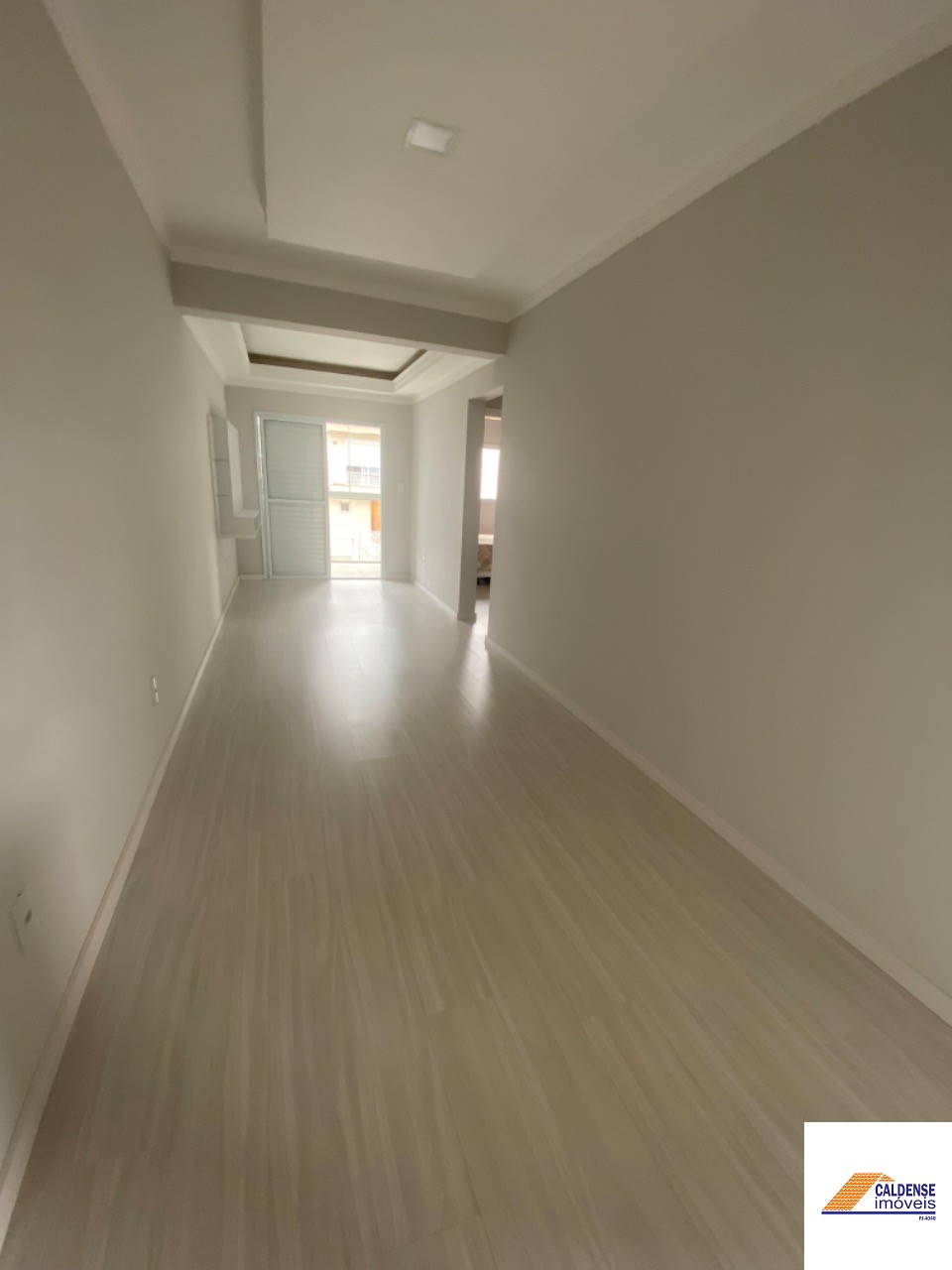 Apartamento à venda com 2 quartos, 65m² - Foto 2