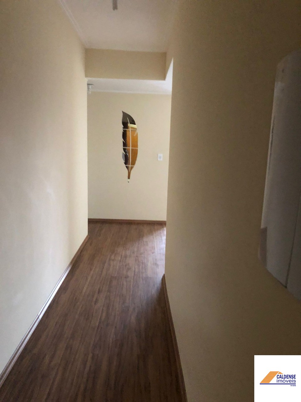 Apartamento à venda com 2 quartos, 75m² - Foto 2