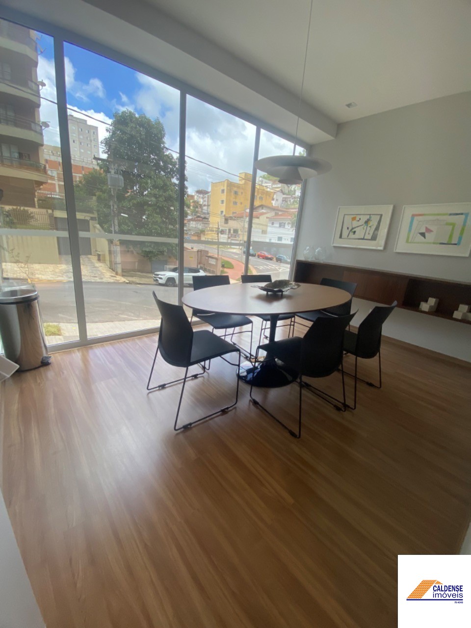 Apartamento à venda com 2 quartos, 65m² - Foto 3