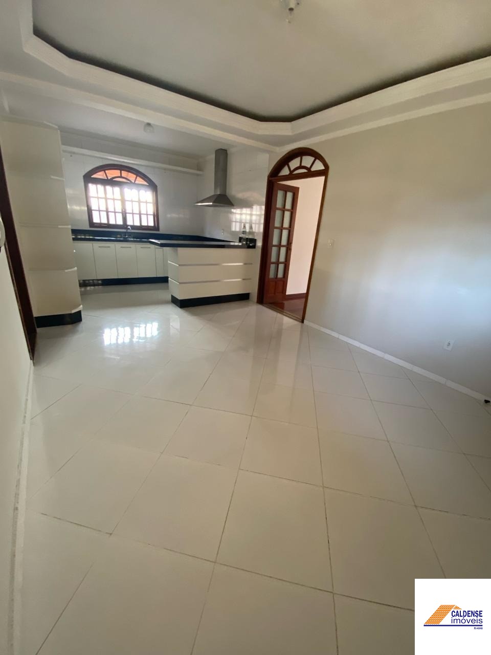 Casa à venda com 3 quartos, 300m² - Foto 5