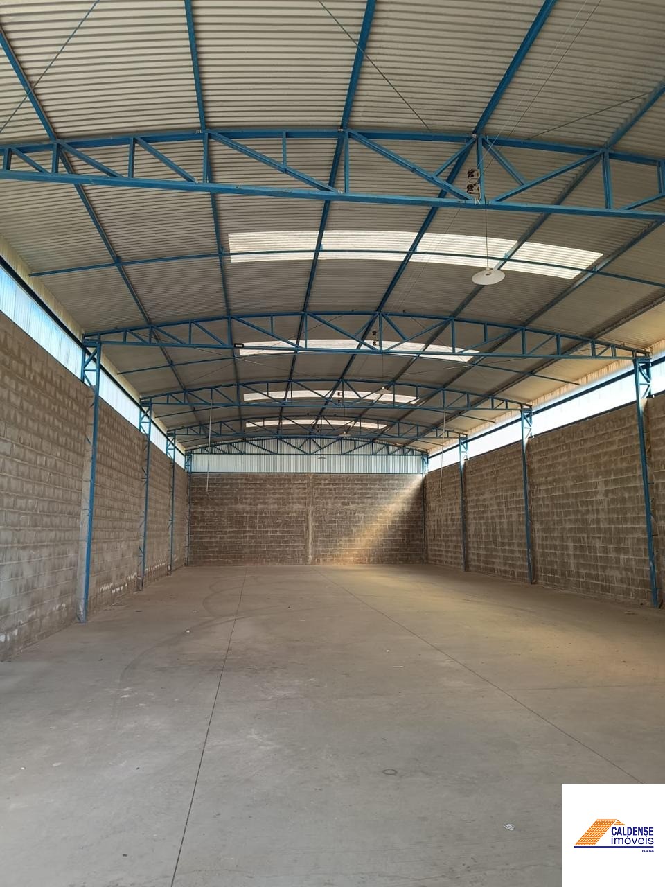 Depósito-Galpão-Armazém para alugar, 300m² - Foto 3