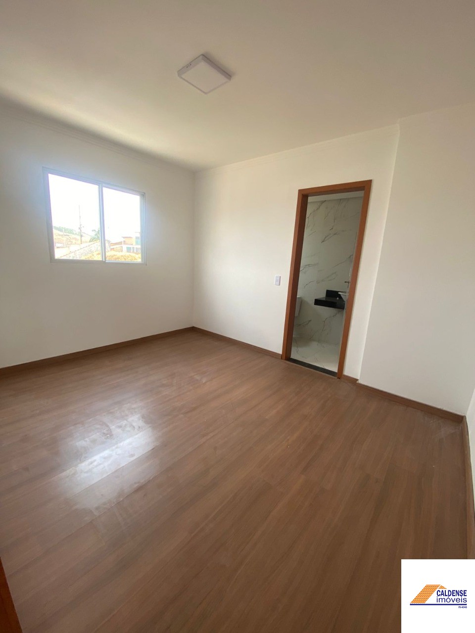 Apartamento à venda com 3 quartos, 85m² - Foto 4